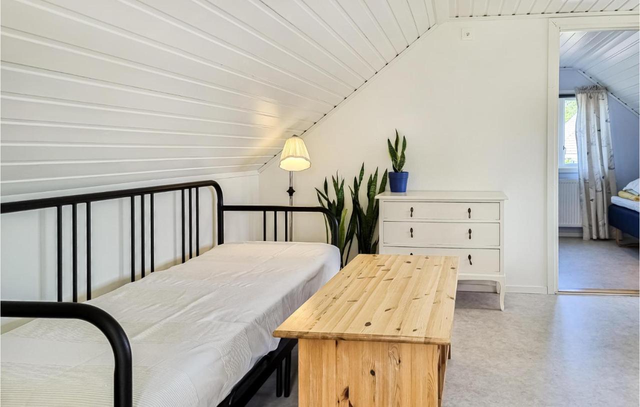Stunning Apartment In Gullspang With Wifi Екстериор снимка